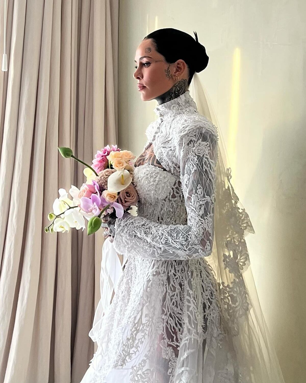 El look de Cande Tinelli para su boda con Coti Sorokin. (Instagram @zacariasguedes)