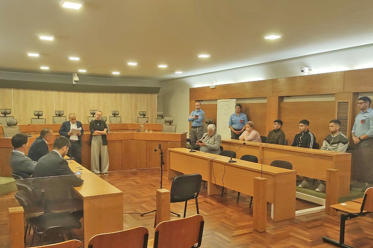 Audiencia. En la sala de la Cámara de Acusacion se celebró la audiencia preliminar entre acusadores, imputados y defensores. (La Voz)