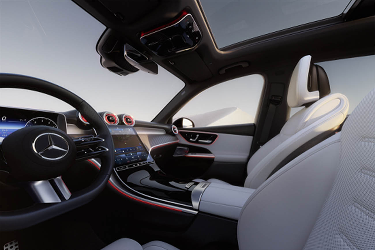 Es una mecánica Mild-hybrid, ya que cuenta con la asistencia de una batería de 48 voltios que se ocupa de alimentar los circuitos eléctricos cuando, por ejemplo, el motor térmico se apaga en un semáforo.