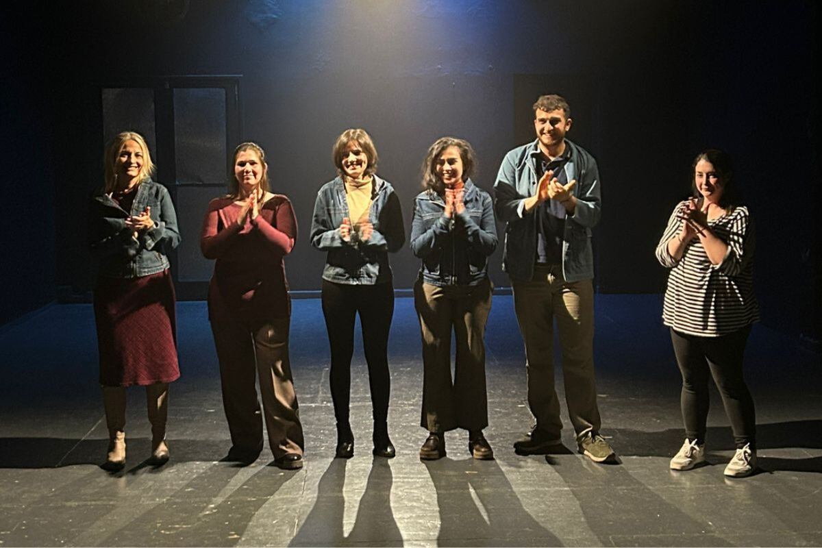 Cristina Medina, Paula Spinssi, Gimena Mansilla, Gisela Gómez, Antonio Kassab y Sol Moreno. Foto prensa.