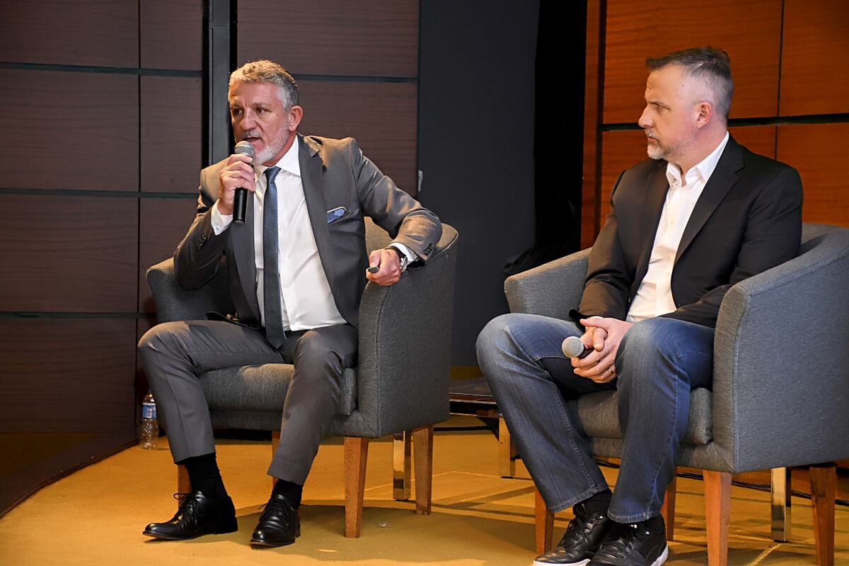 Adrián Daniele, Presidente de la Caja de Jubilaciones,Pensiones y Retiro de la Provincia de Córdoba, en la exposición de la Fundación Pensar. (Pensar)