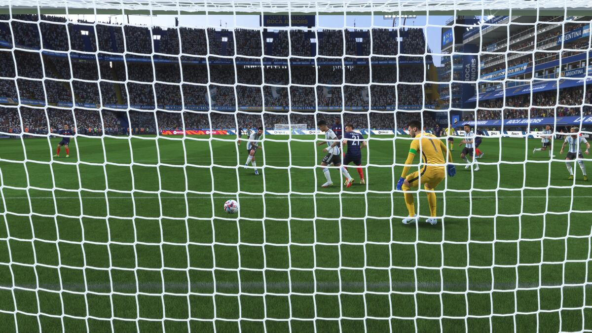 LIONEL MESSI. Capturas de imagen de la representación de los jugadores del seleccionado argentino en el videojuego Fifa 23.