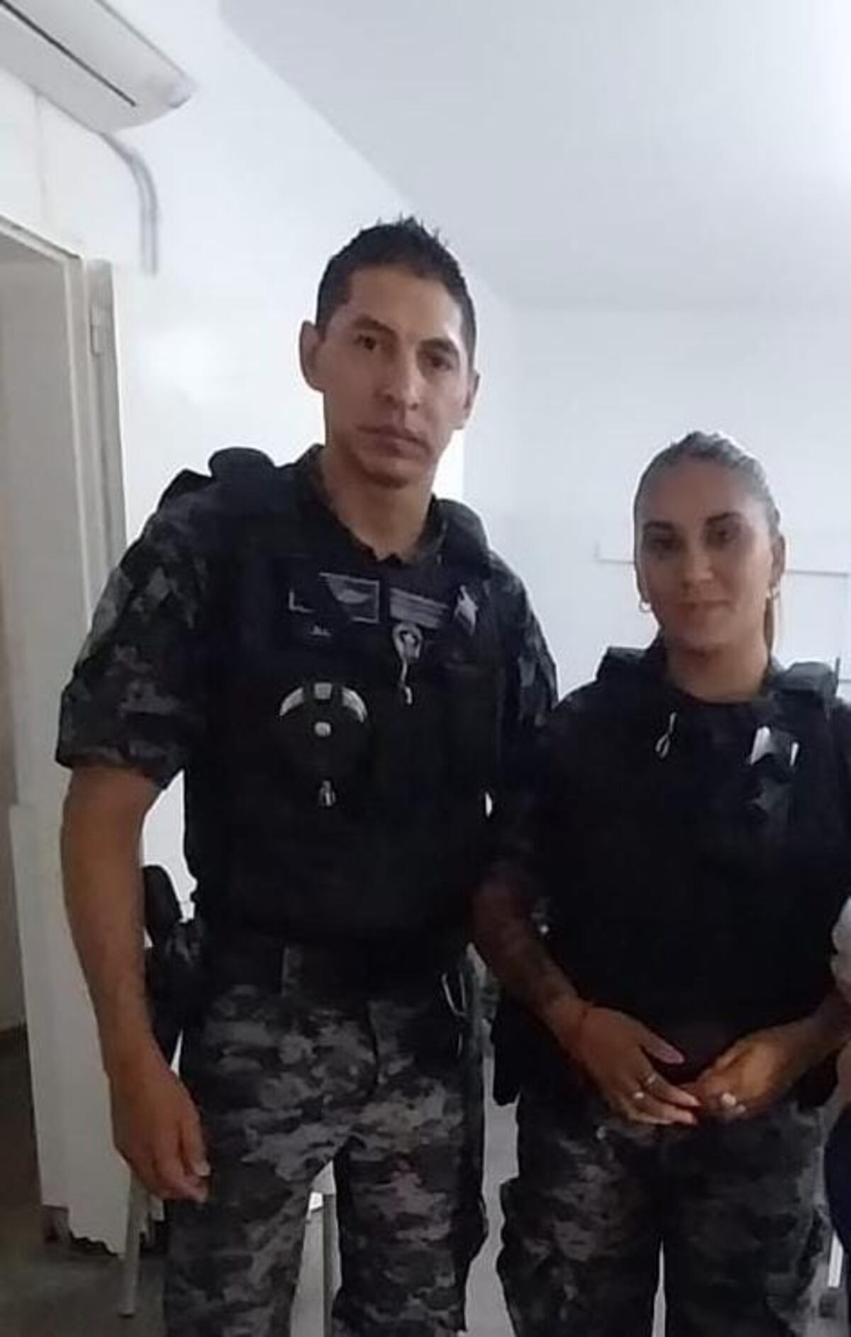 Policías que salvaron la vida de una beba en Río Cuarto (Foto: Policía)