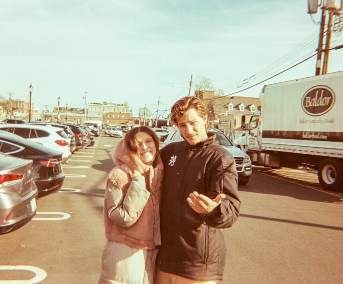 Millie Bobby Brown y Jake Bongiovi. (Foto: Instagram)