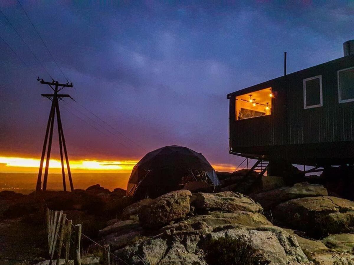 El Camino de las Altas Cumbres, un lugar ideal para pasear y que constituye en sí mismo una atracción para recorrerlo calmado y de punta a punta. (Fotos Parador Giulio Césare)