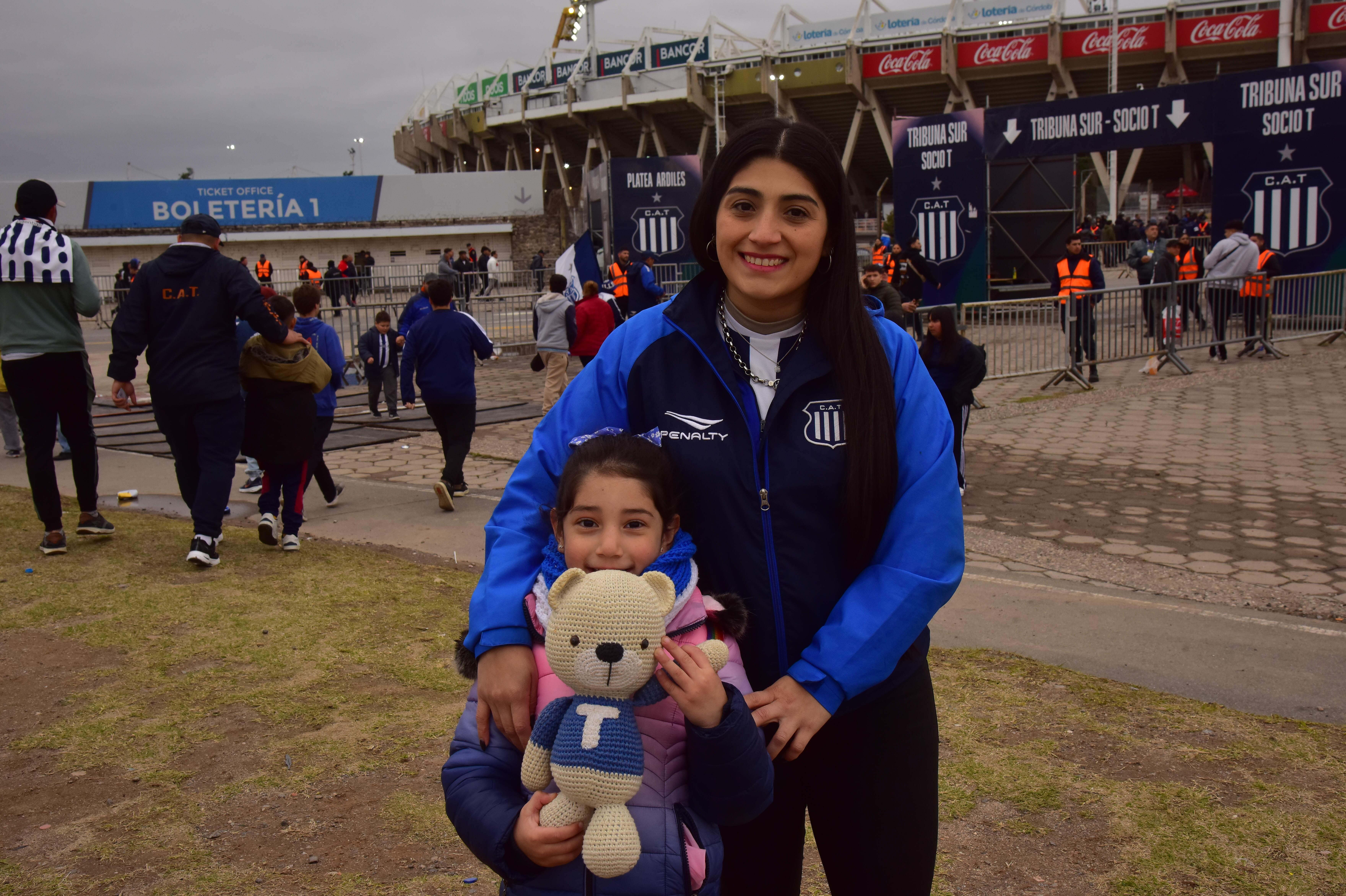 Cara 'e Cancha de Talleres en la previa del partido con Riestra. (Ramiro Pereyra / La Voz)