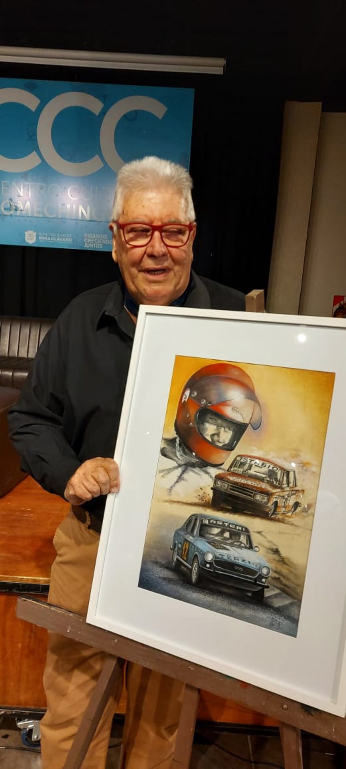La pintura realizada por Omar Gourid testimonia dos de los autos con lo que compitió durante su campaña José Carlomagno. (Gentileza Luis Tortolo)