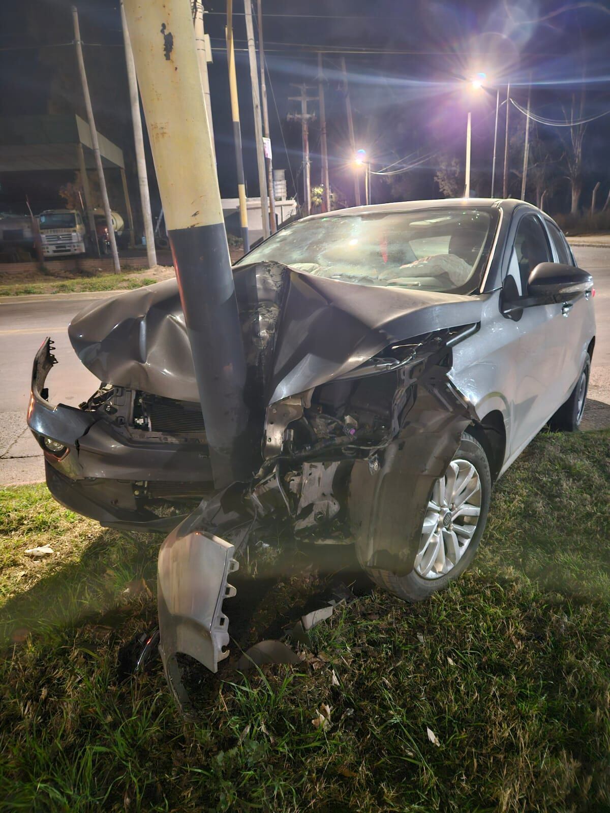 El auto estrellado. (Policía)