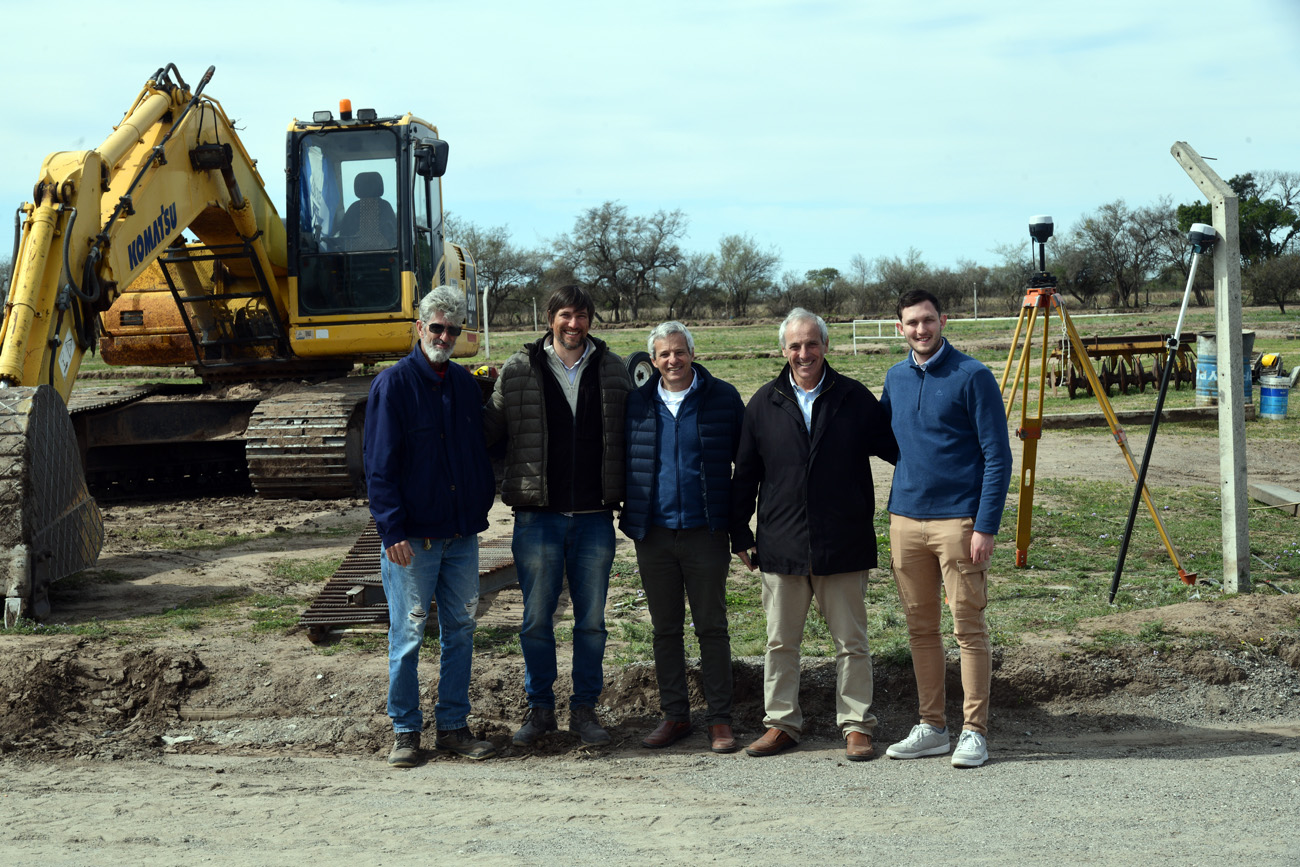 Alejandro Copertari, Luis Decara, Fernando Palacio, Roger Palacio y Matías Moral, parque del equipo que desarrolla Polígono Córdoba. (Ramiro Pereyra / La Voz)
