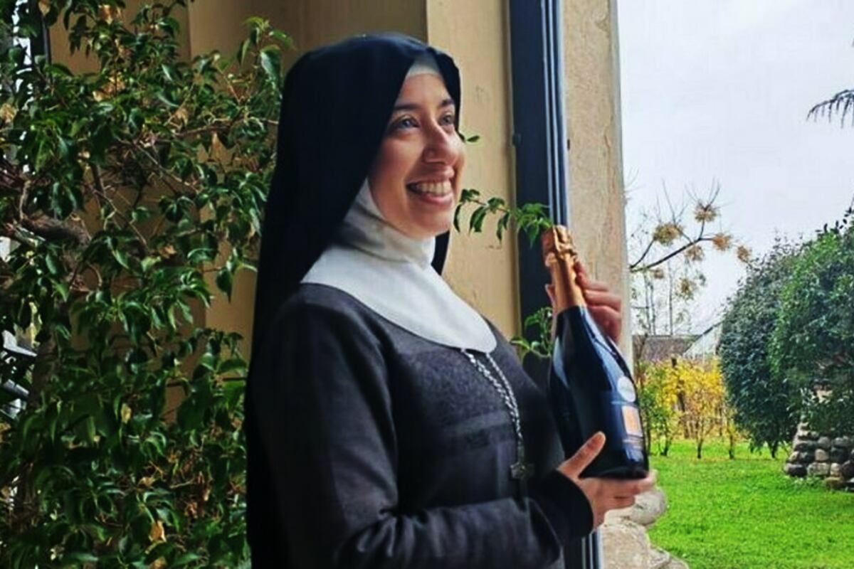 Aline Pereira Ghammachi, una religiosa brasileña de 41 años, denunció que fue expulsada del monasterio por su belleza.