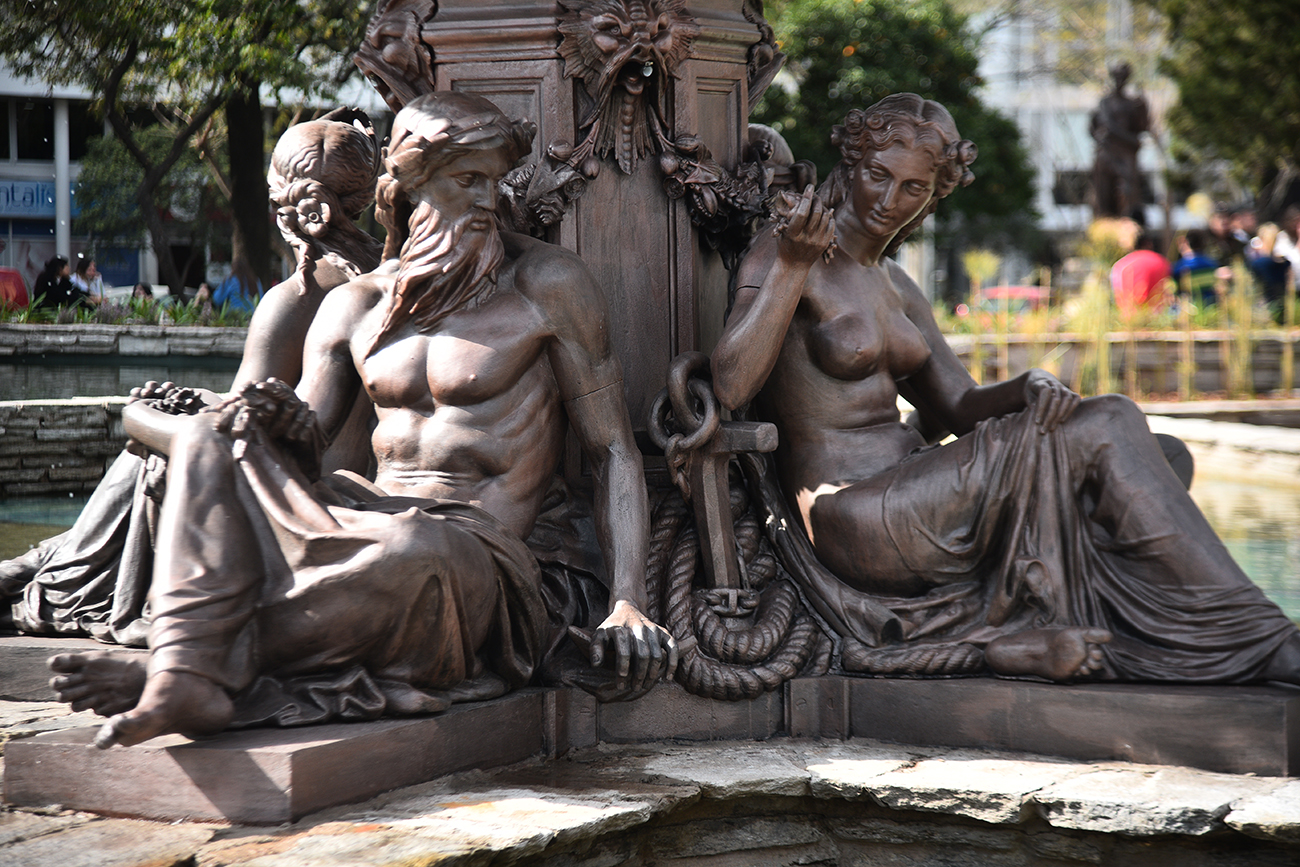 Ricardo Zavala artista plastico y restaurador de las estatuas de la plaza Colon Foto: (Pedro Castillo / La Voz)