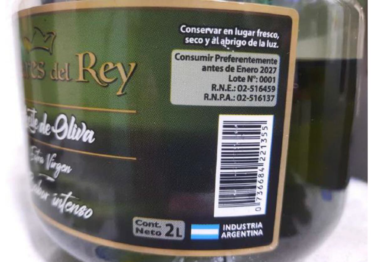 Aceite de Oliva prohibido por disposición del Anmat en todo el territorio nacional. Marca: Olivares del rey. Elaborado en Cruz del Eje. (imágenes de Anmat)