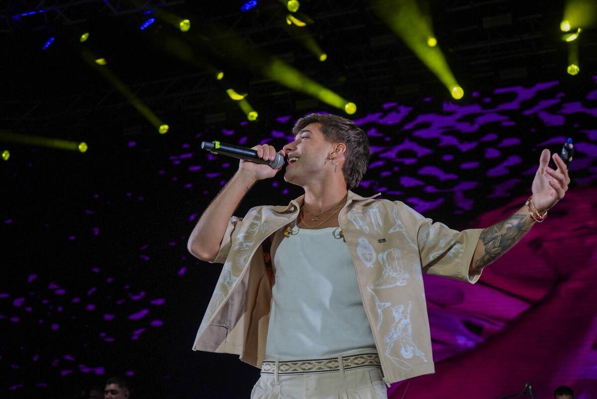 Joaquín Martin se dio el gusto de interpretar algunas canciones vinculadas a su pasado como cantante folklórico. (La Voz).