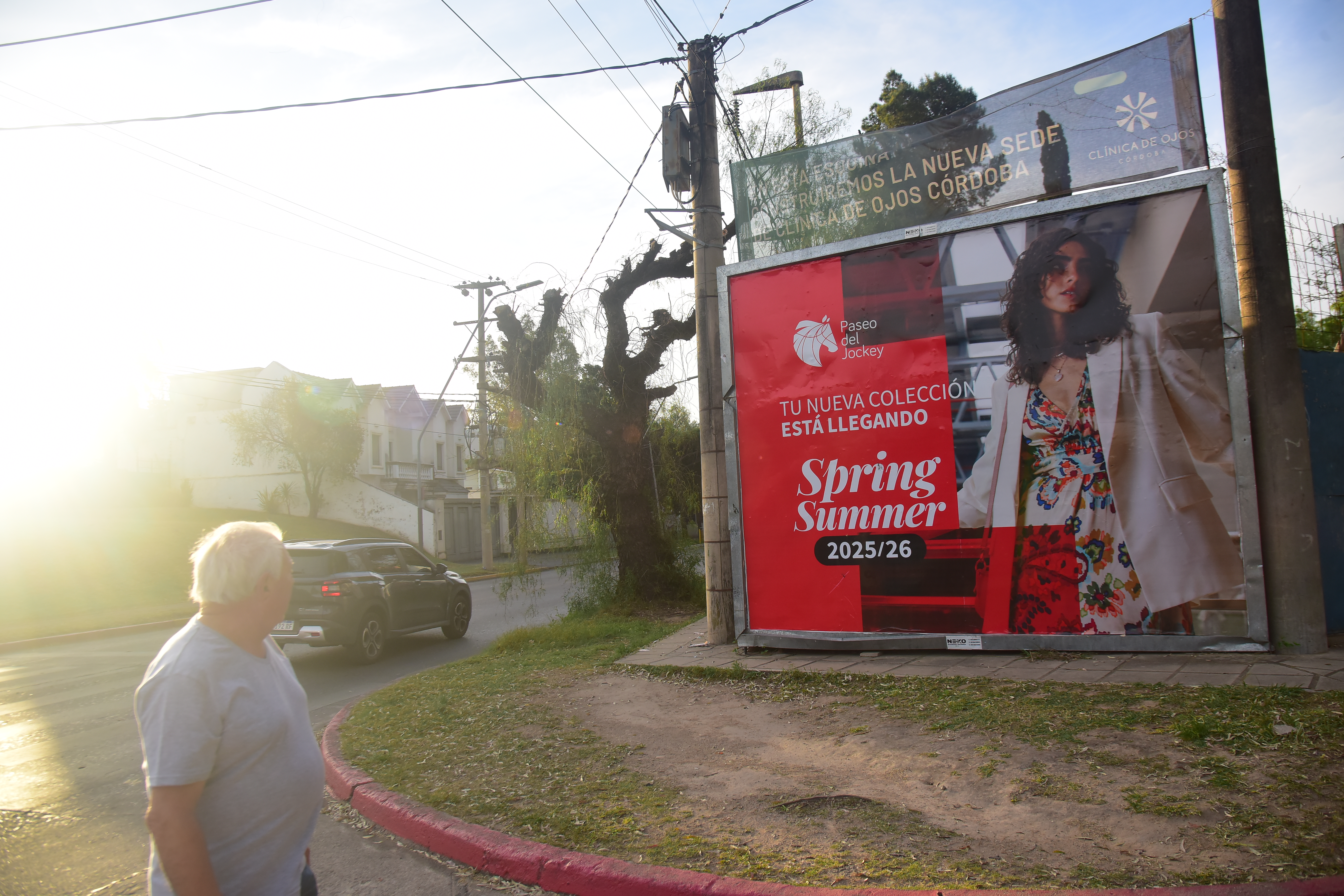 Un grupo de vecinos de barrio Jardín Espinosa en zona sur de la ciudad se quejan de un amparo que no les permite vender sus casas por una prohibición de demoler o construir. (Javier Ferreyra / La Voz)