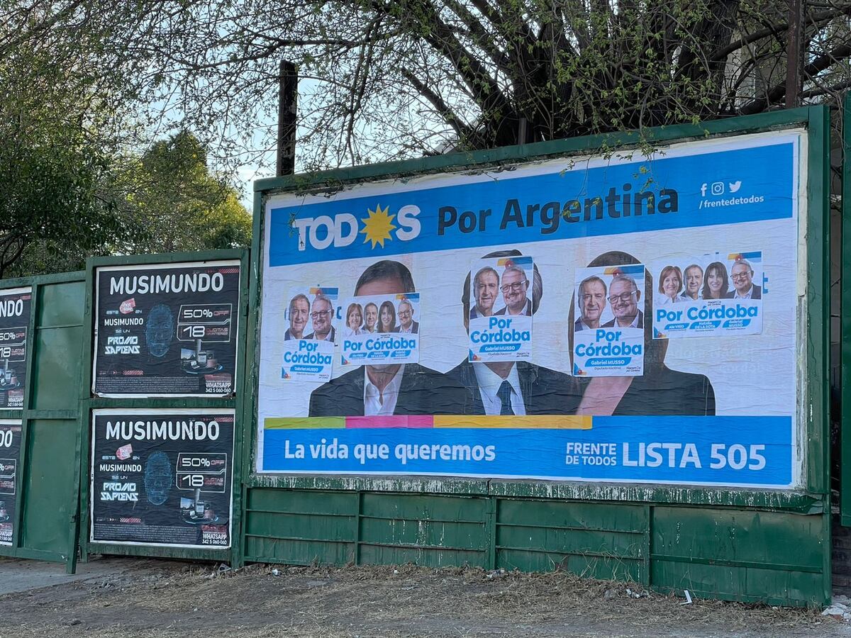 Críticas. El senador Carlos Caserio acusó al gobernador Schiaretti de ordenar tapar sus carteles. (Prensa Frente de Todos)