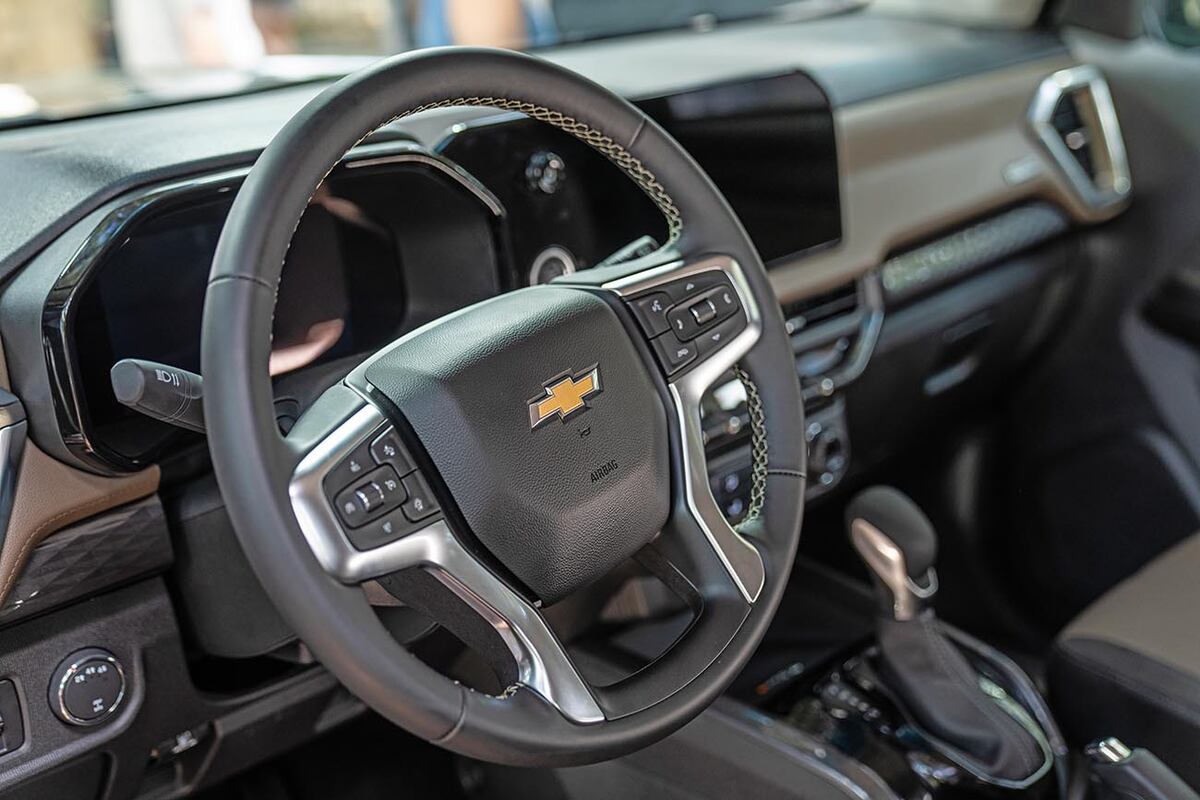 Ahora, cuenta con un tablero digital configurable de 8" y la última generación del sistema multimedia Chevrolet MyLink con pantalla de 11".