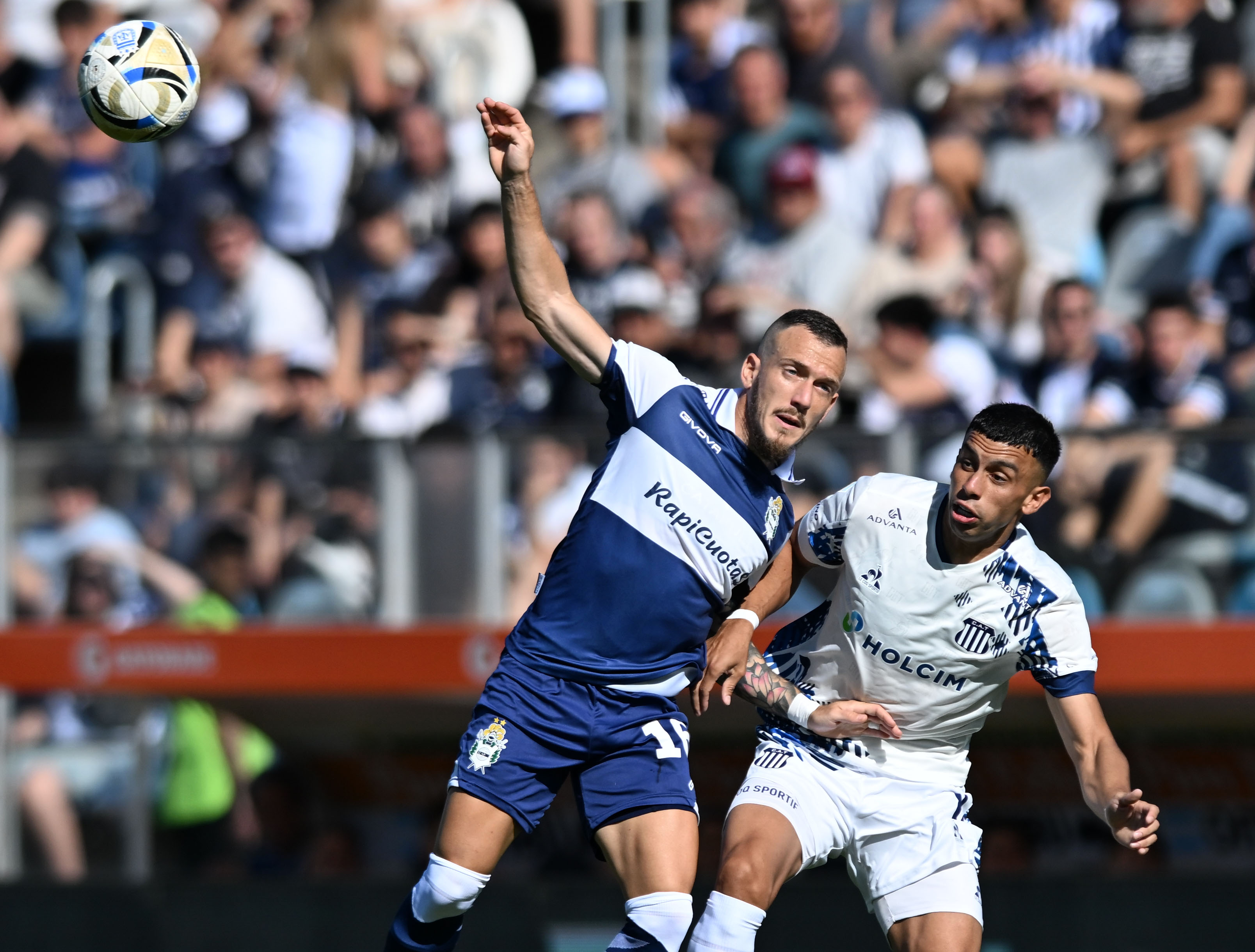 Talleres ante Gimnasia por la fecha 12. (Fotobaires).