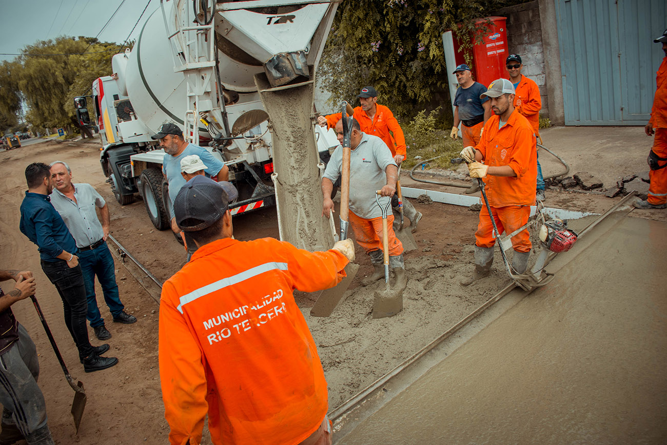 En Río Tercero, las obras públicas más importantes de la ciudad no se detienen. (Fotos: Municipalidad de Río Tercero)