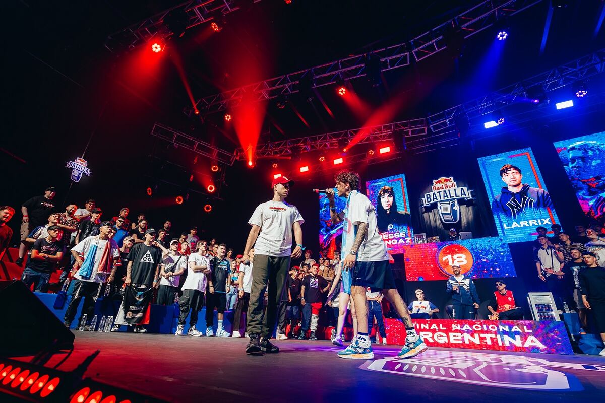 Jesse Pungaz y Larrix protagonizaron una final de lujo en el Quality Arena. (Prensa Red Bull Batalla).