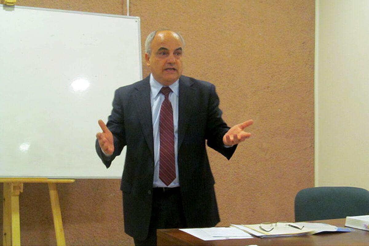 Escribano Daniel Emilio Ahumada, condenado en la causa "Torres del Río" y a juicio por "falsedad ideológica" en el vaciamiento de Rovi SA, o Zárate Construcciones. (Gentileza)