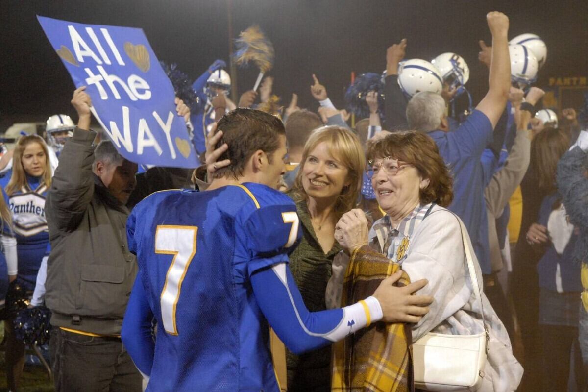 Por qué Friday Night Lights sigue siendo la mejor serie deportiva y un semillero de estrellas