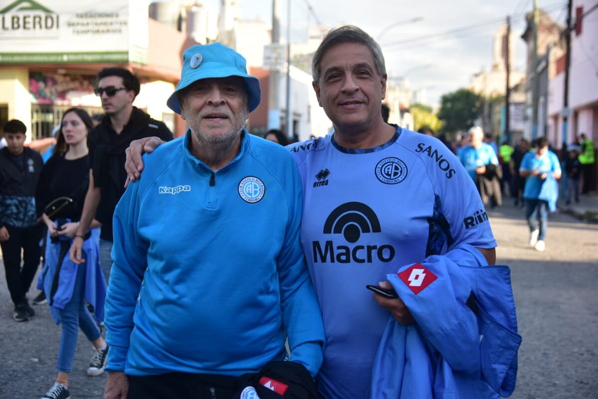 Cara 'e Cancha de Belgrano en la previa del partido con Atlético Tucumán. Fotografías de Facundo Luque en las afueras del Gigante de Alberdi, donde el Pirata recibe al Decano.