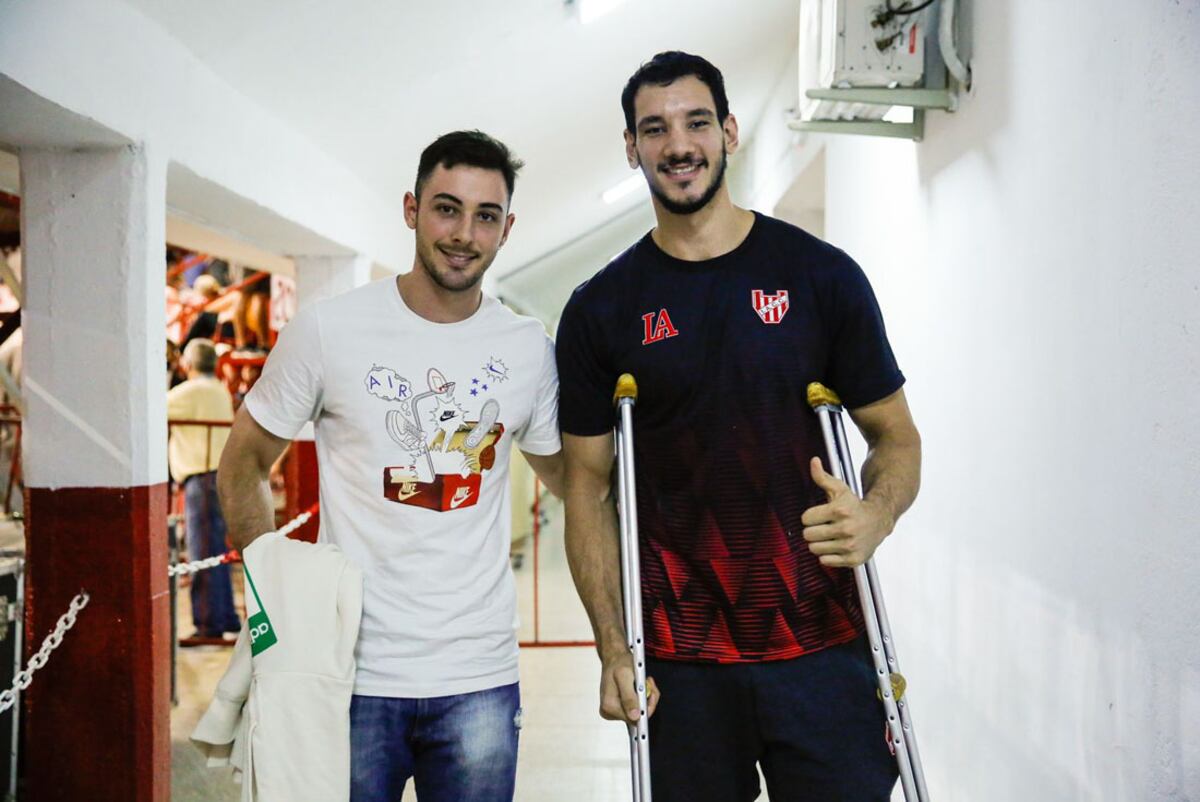 Tayavek Gallizzi y Mateo Chiarini, los dos lesionados que extraña Instituto. (Prensa Instituto)