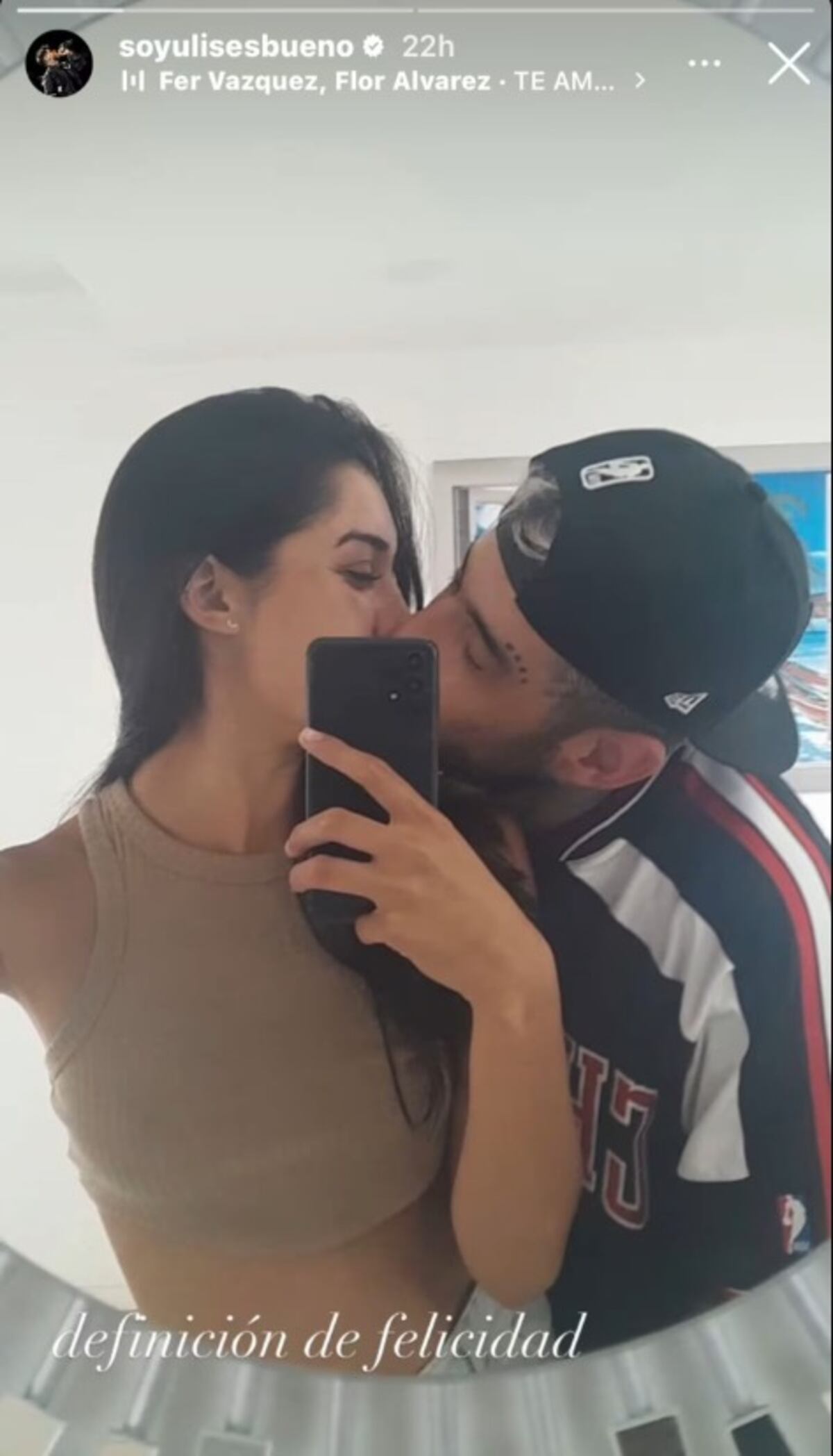 Ulises Bueno y su nueva novia: la imagen que publicó el cantante. (Instagram @soyulisesbueno).