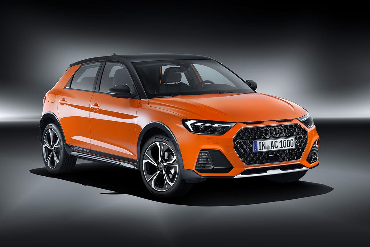 El motor es un 2.0 litros TFSI (Turbocharged Fuel Stratified Injection) de 200 CV y 320 Nm de torque.