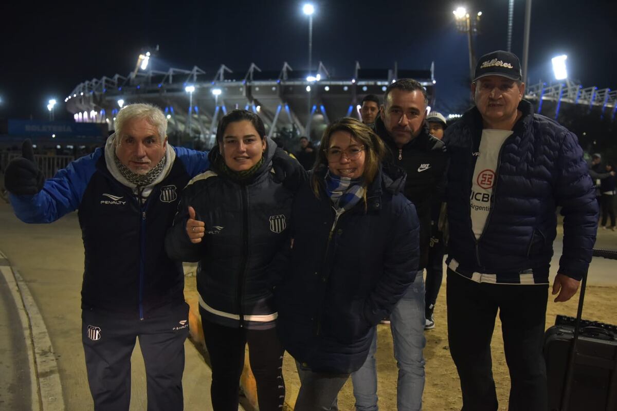 Las y los Cara 'e Cancha de Talleres en la previa del partido con Vélez por la Copa Libertadores. (Facundo Luque y Javier Ferreyra)