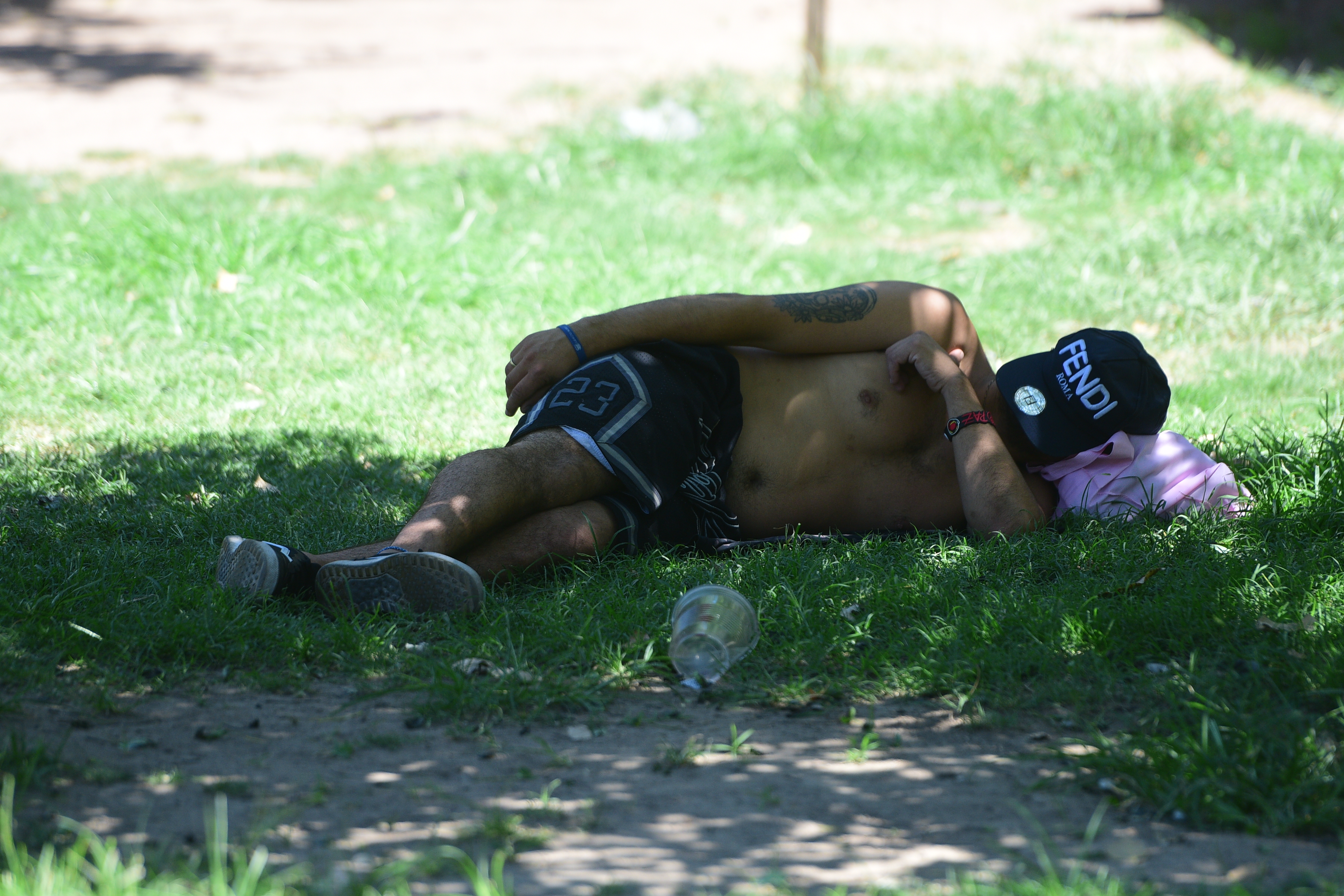 Intenso día de calor en el última dia del 2025. (José Gabriel Hernández / La Voz)