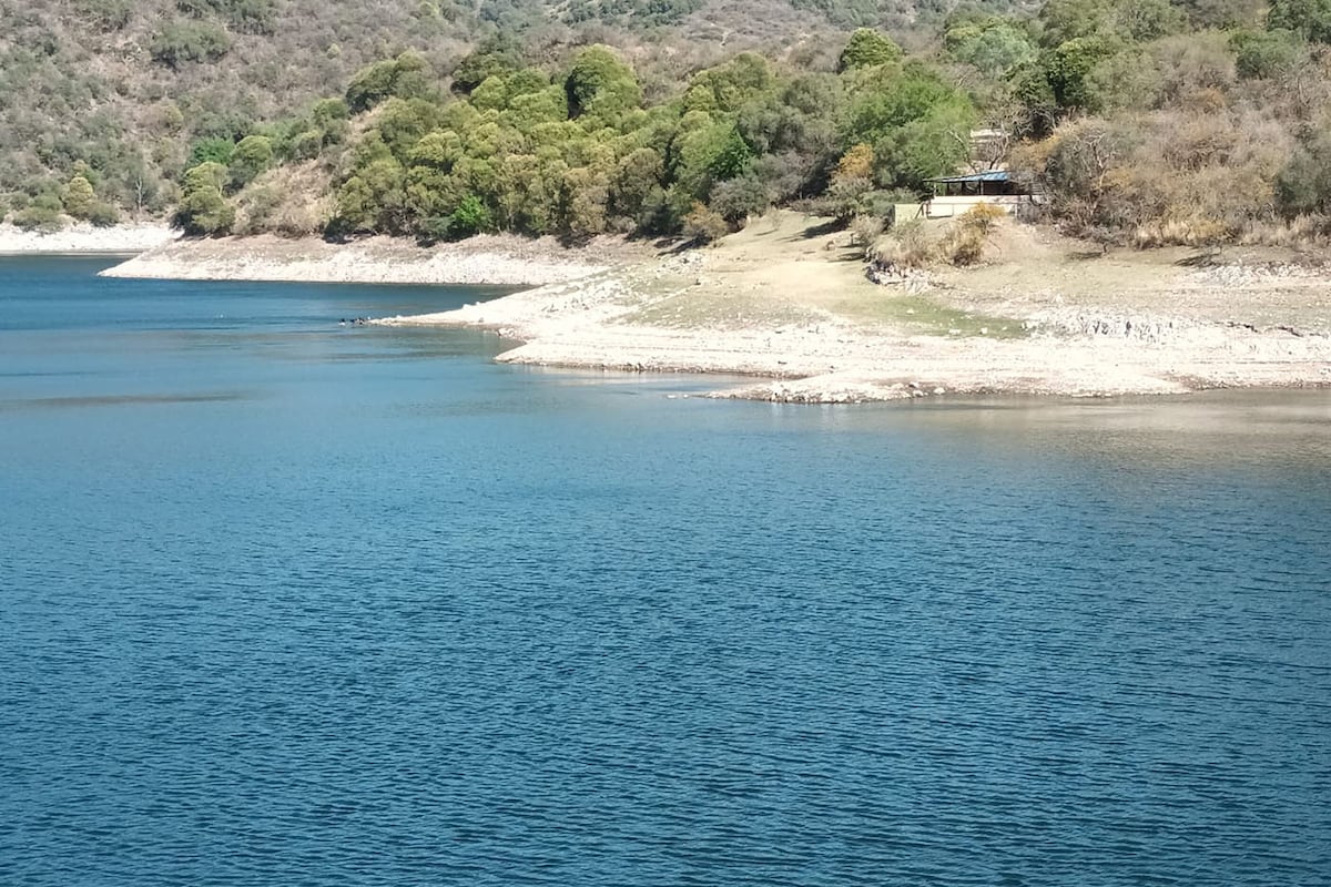 Bajo nivel en el dique La Quebrada, de Sierras Chicas (Cooperativa de Obras y Servicios de Río Ceballos).