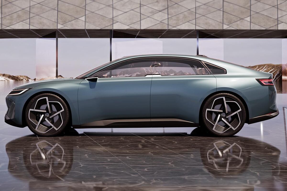 El Baic U5 Plus se ofrece en versión naftera (1.5 litros de 115 CV y 148 Nm) y 100% eléctrica, con una autonomía de hasta 400 kilómetros. La variante naftera cuesta U$S 24.900 y su par eléctrico U$S 40.000.