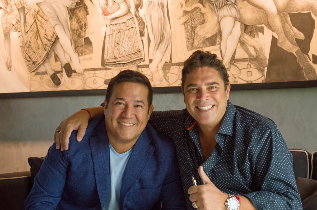 Matías Alé junto a Hernán Domínguez, dueño de Ideas HD (Gentileza Ideas HD).