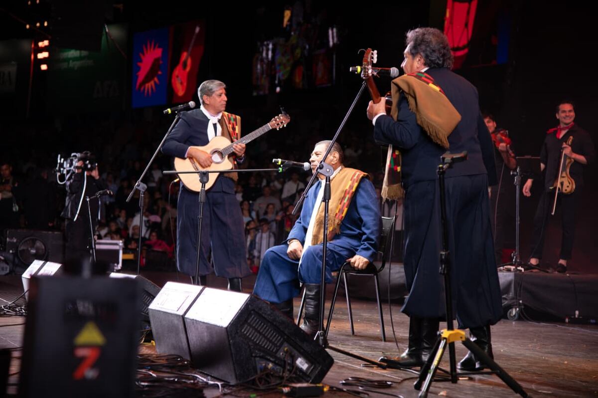 El grupo santiagueño tiene in vínculo muy especial con el Festival de Jesús María y protagonizó un nuevo "manserazo" en términos de convocatoria. (La Voz).