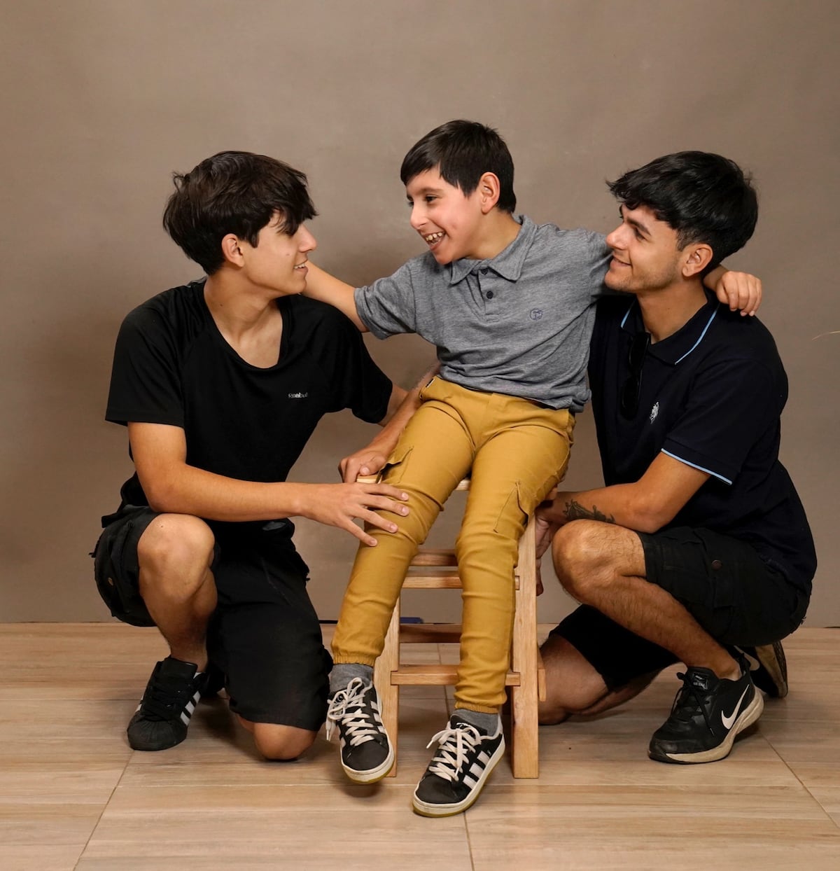 Fabricio y sus hermanos (Gentileza Fossa y Ortiz)
