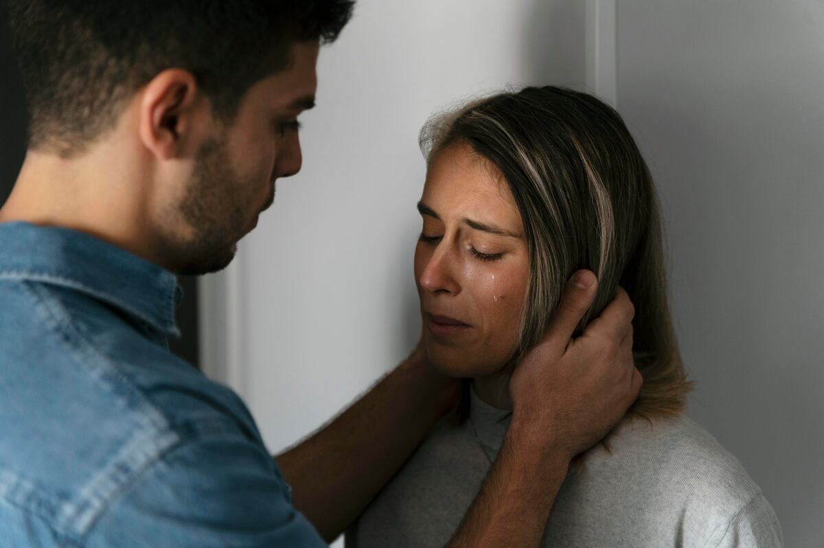 El impacto de la infidelidad en las parejas. (Freepik / La Voz)