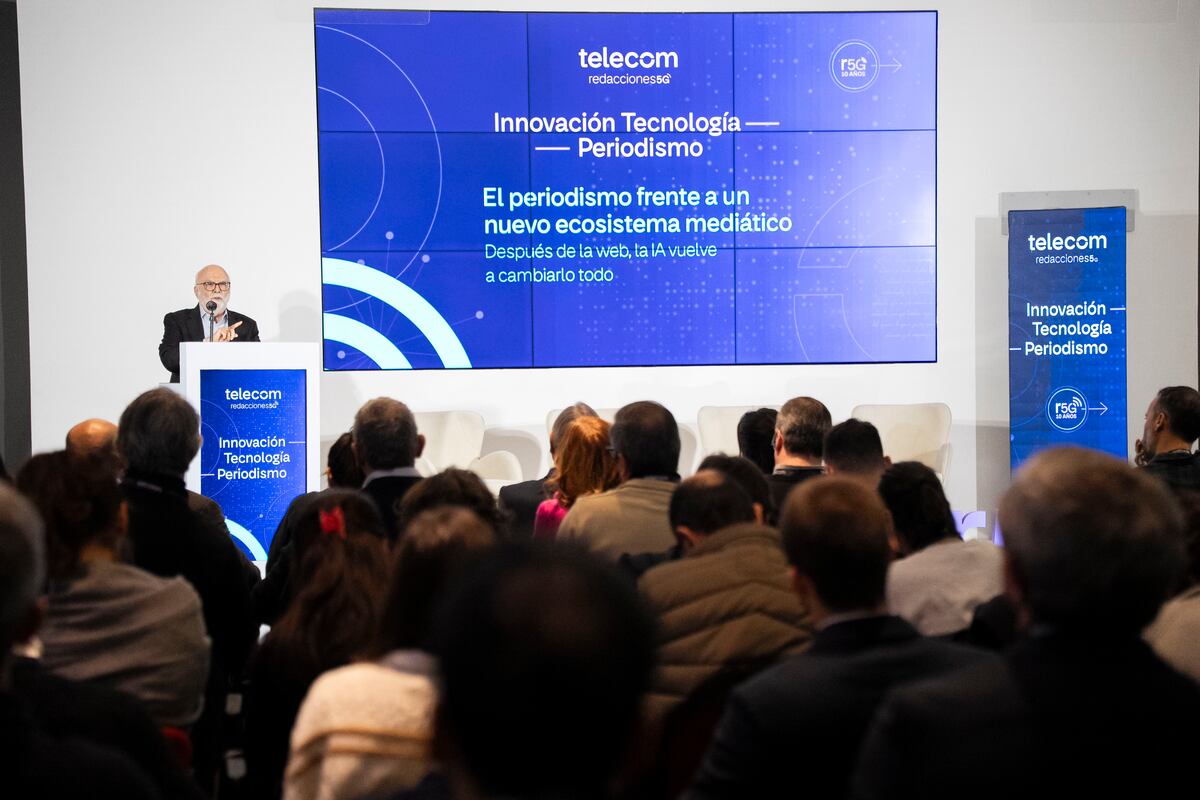 Rosental durante la presentación en Telecom.