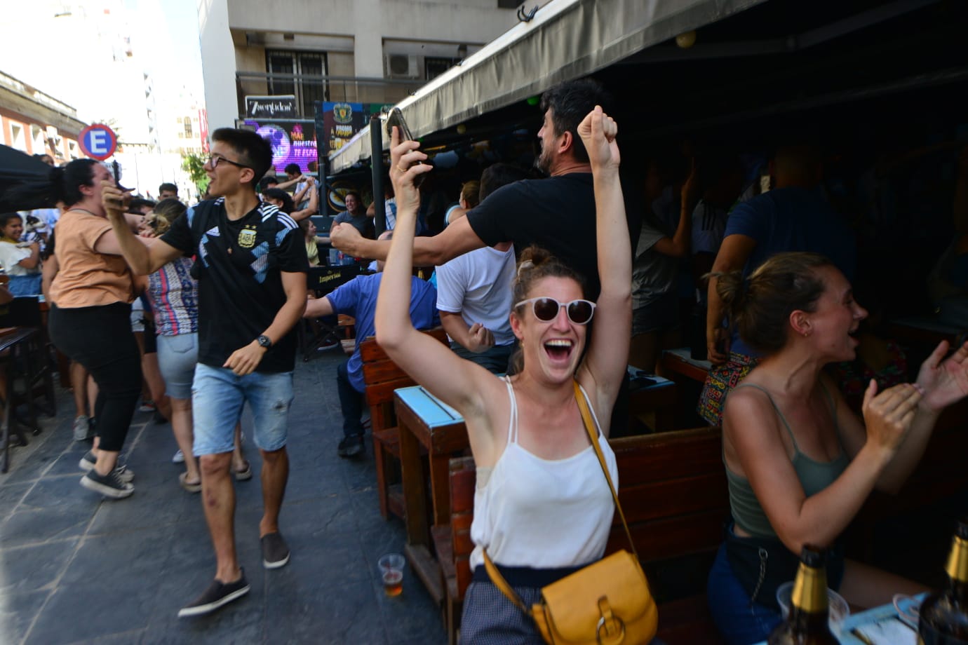 Nueva Córdoba. Así se gritaron los goles de Argentina contra Croacia. (Foto / Javier Ferreyra)