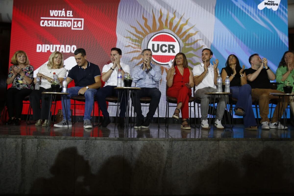 Ramón Mestre en el cierre de campaña de la UCR, en la Casa Radical