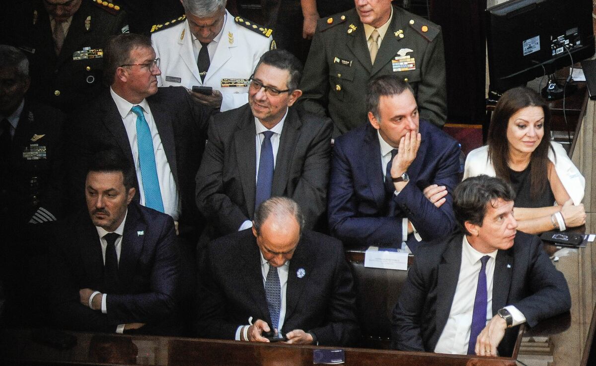 Javier Herrera Bravo, al centro, junto a Nicolas Posse, Guillermo Francos, Karina Milei, Manuel Adorni, Sandra Pettovello y Luis Petri en la apertura legislativa 2024. (Federico López Claro)
