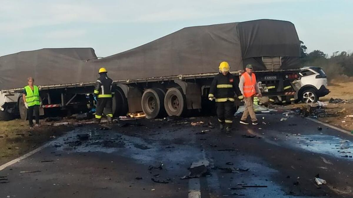El terrible choque se produjo este jueves en horas de la tarde, en la ruta nacional 7. (Gentileza)