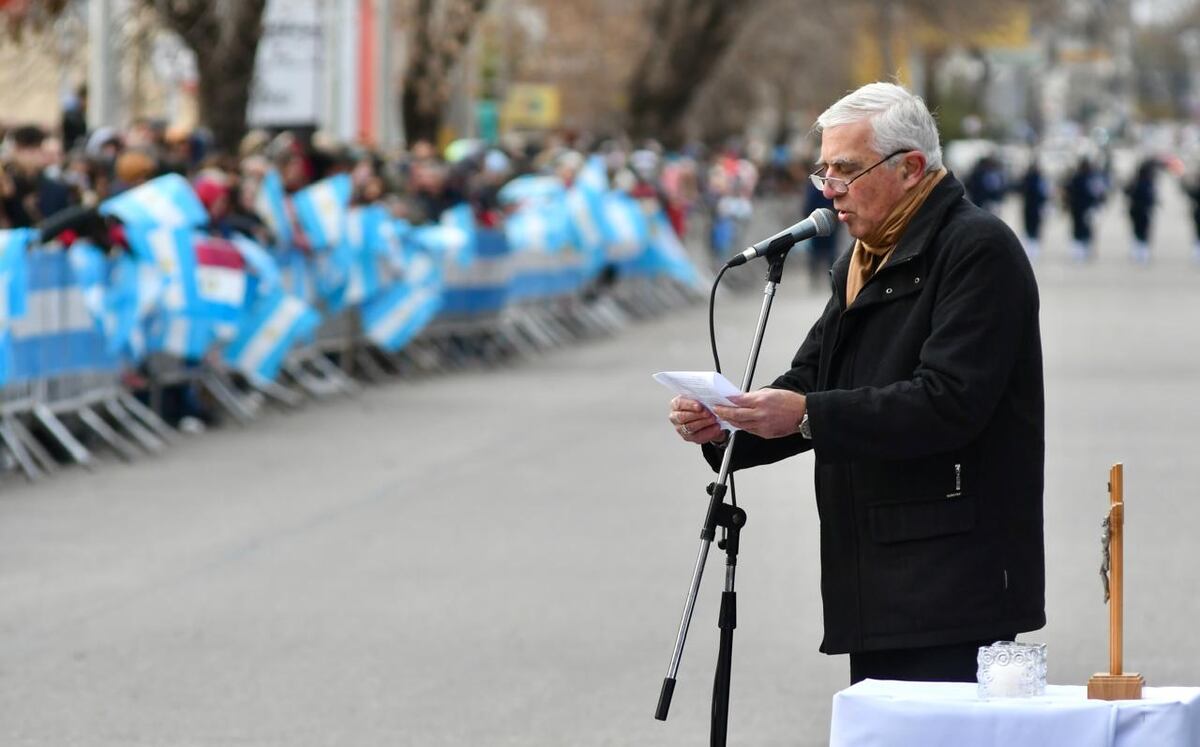 Río Cuarto. Obispo Uriona en el acto del 25 de mayo (Tomy Fragueiro/La Voz).