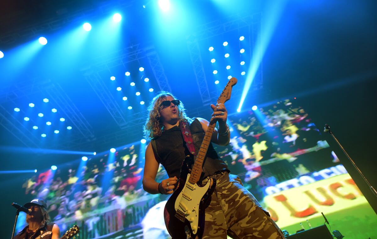 El primer show de Airbag en la Plaza de la Música estuvo completo, intenso y variado. Foto Javier Ferreyra