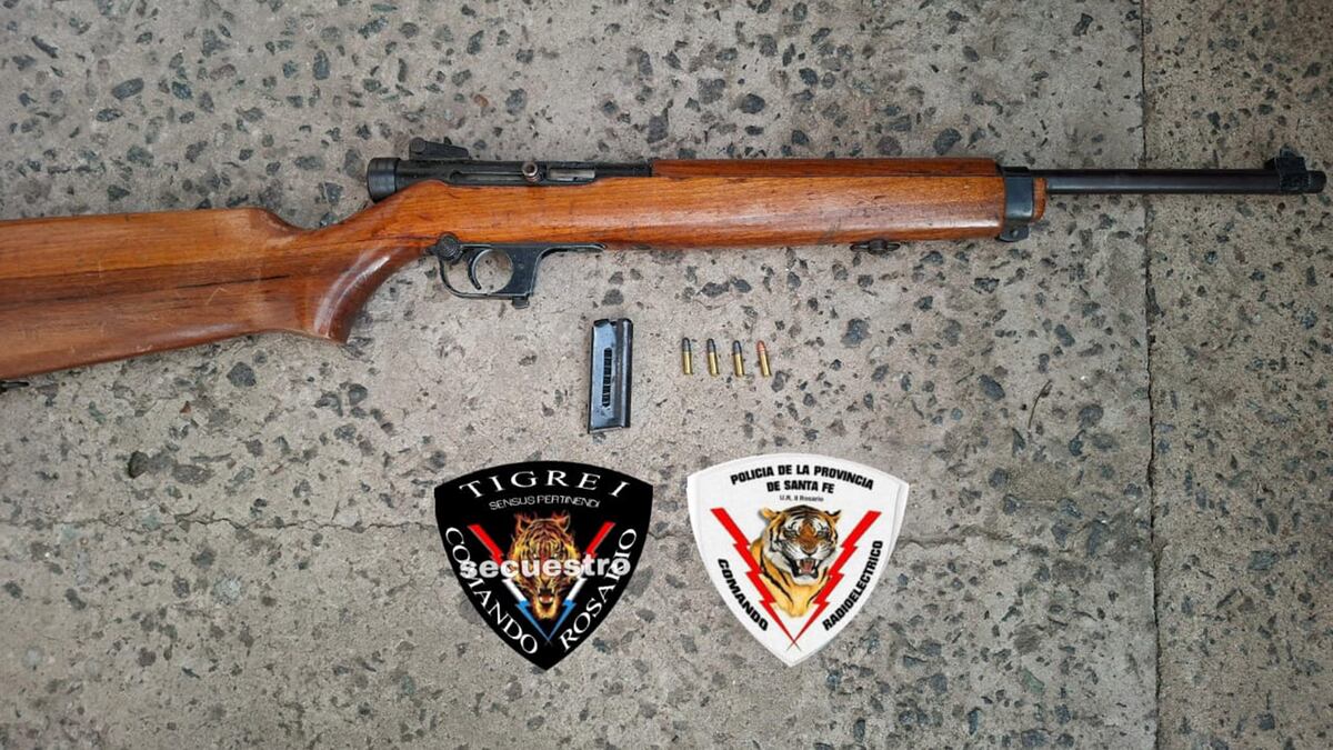 Rosario: un joven filmó cuando un vecino le disparó con una escopeta.