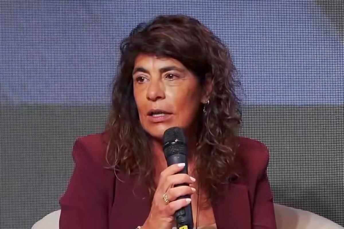 Constanza Mías, presidenta de Cormecor, durante su disertación en la Expo Parques Industriales Córdoba 2025.
