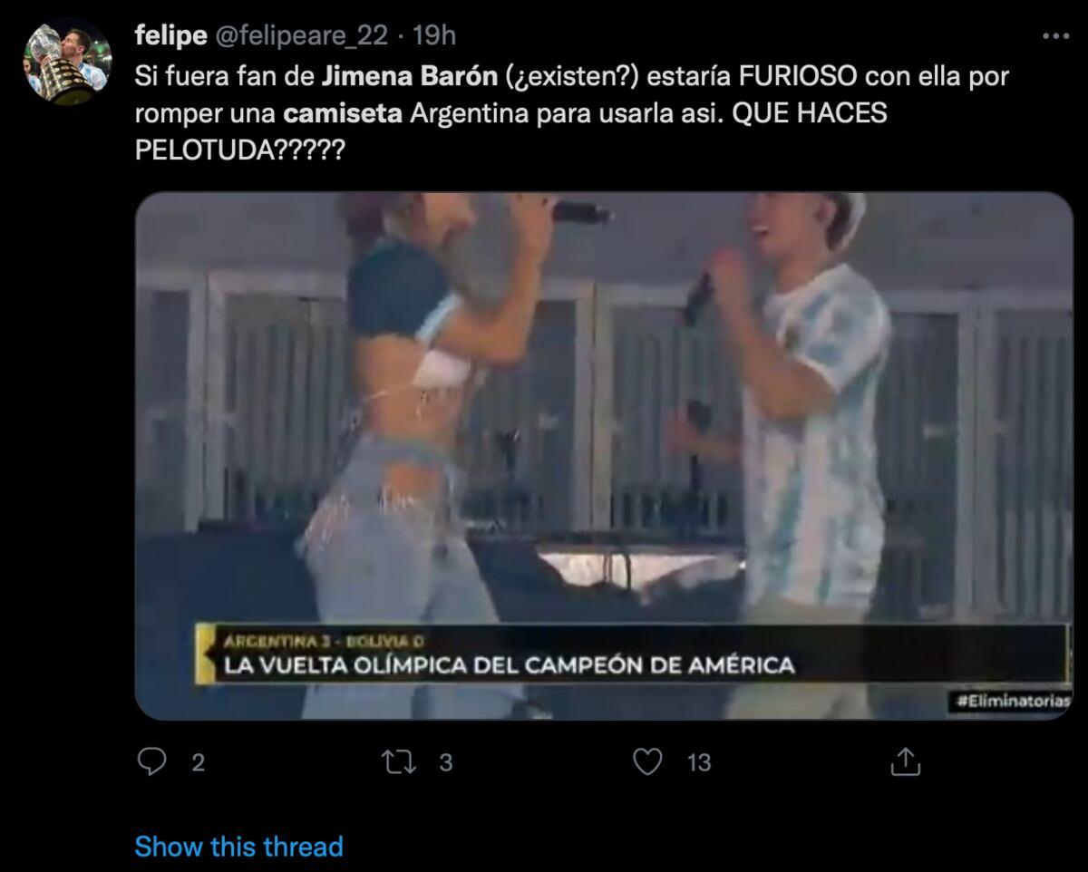 Las críticas a Jimena Barón por recortar la camiseta de la Selección
