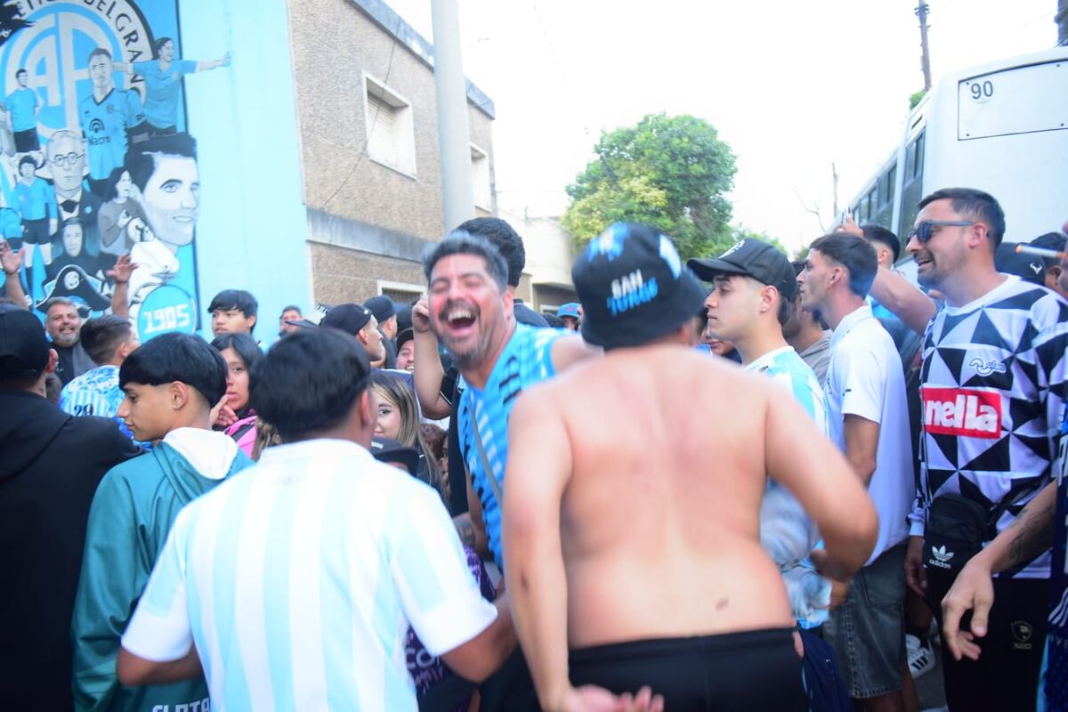 Belgrano y Racing se enfrentaron por las semifinales de la Copa Córdoba en el estadio Gigante de Alberdi. (Javier Ferreryra / La Voz)