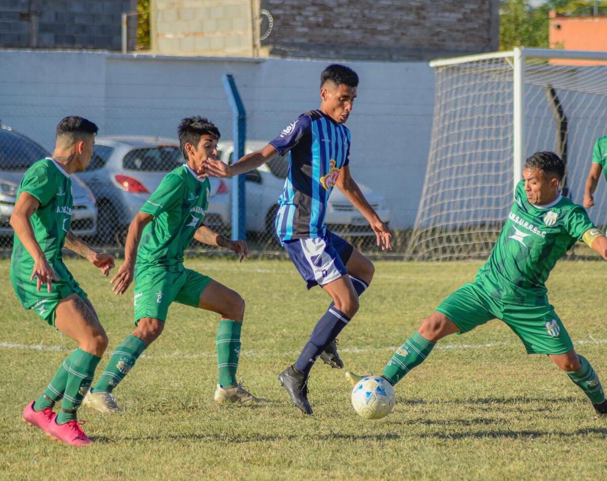 Gastón Martínez, de 23 años, es una de las figuras de Atalaya en LCF. Espera una chance para saltar al fútbol profesional. (Gentileza Prensa Atalaya).