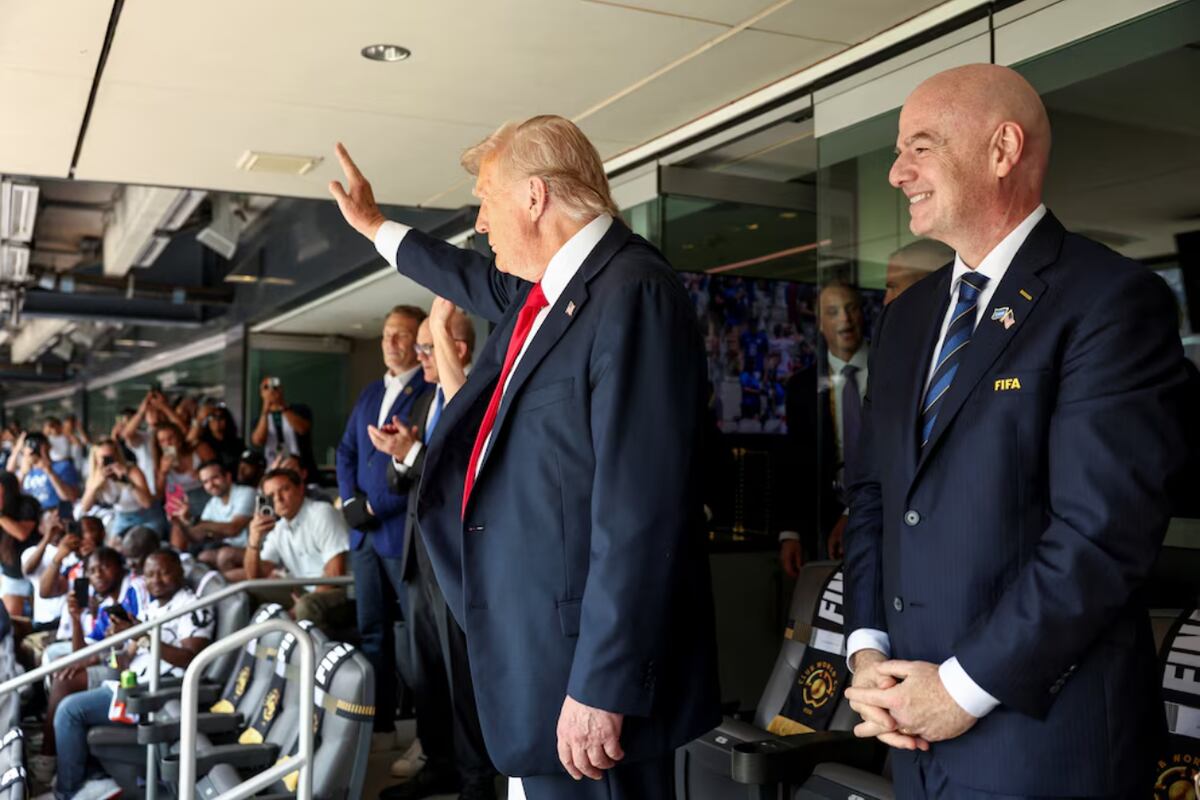 Donald Trump asistió junto a Melania a la final del Mundial de Clubes en Nueva Jersey. (Gentileza)